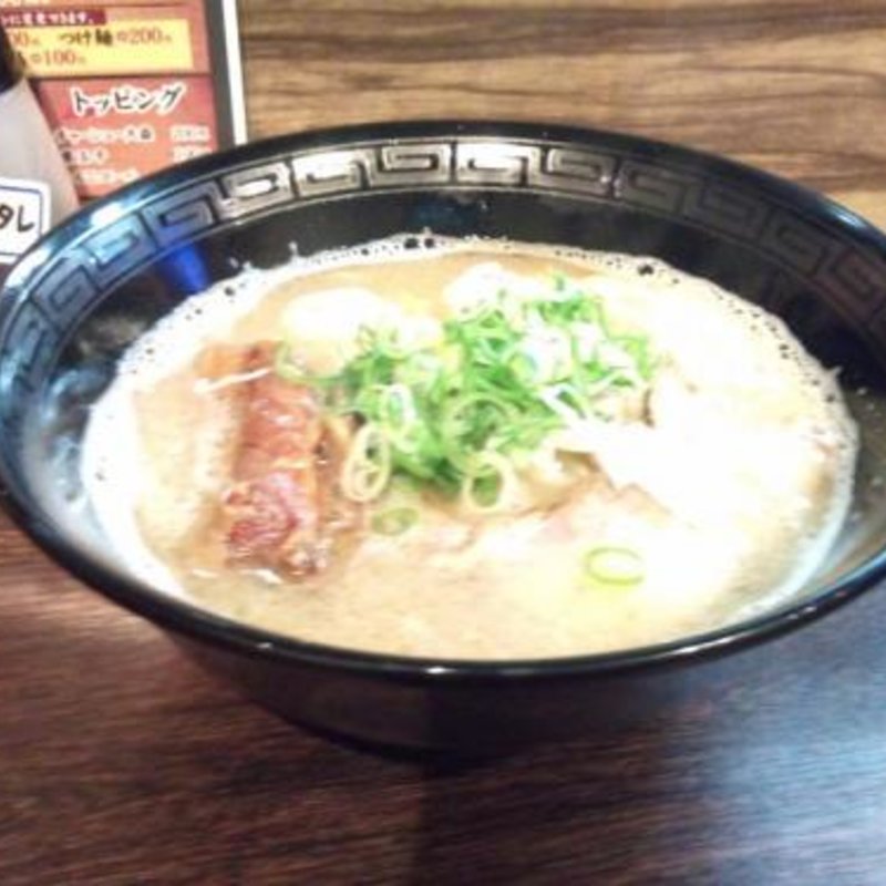 とんこつラーメン(焼肉・ラーメン真琴/居酒屋いっしん)
