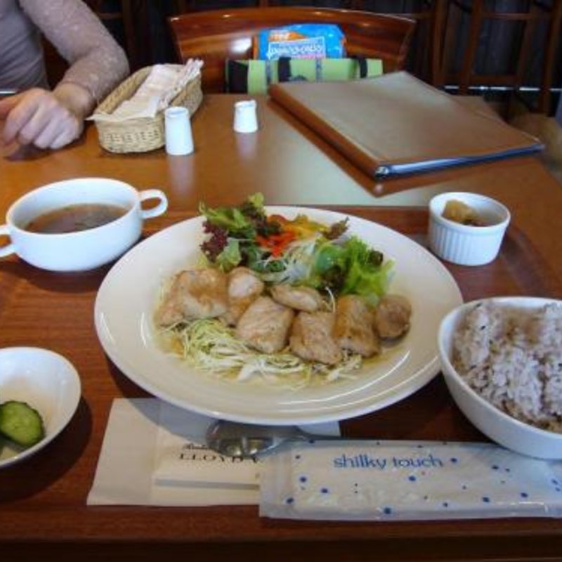 しょうが焼きランチ(ダイニングカフェロイドライト)