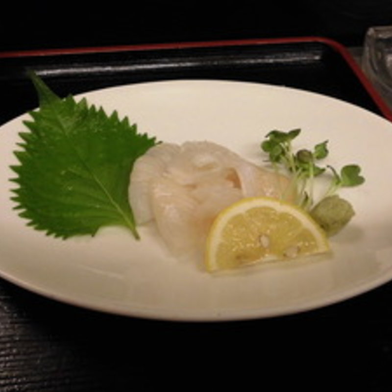 愛媛産のヒラメの刺身(酒房ぶんぷく)