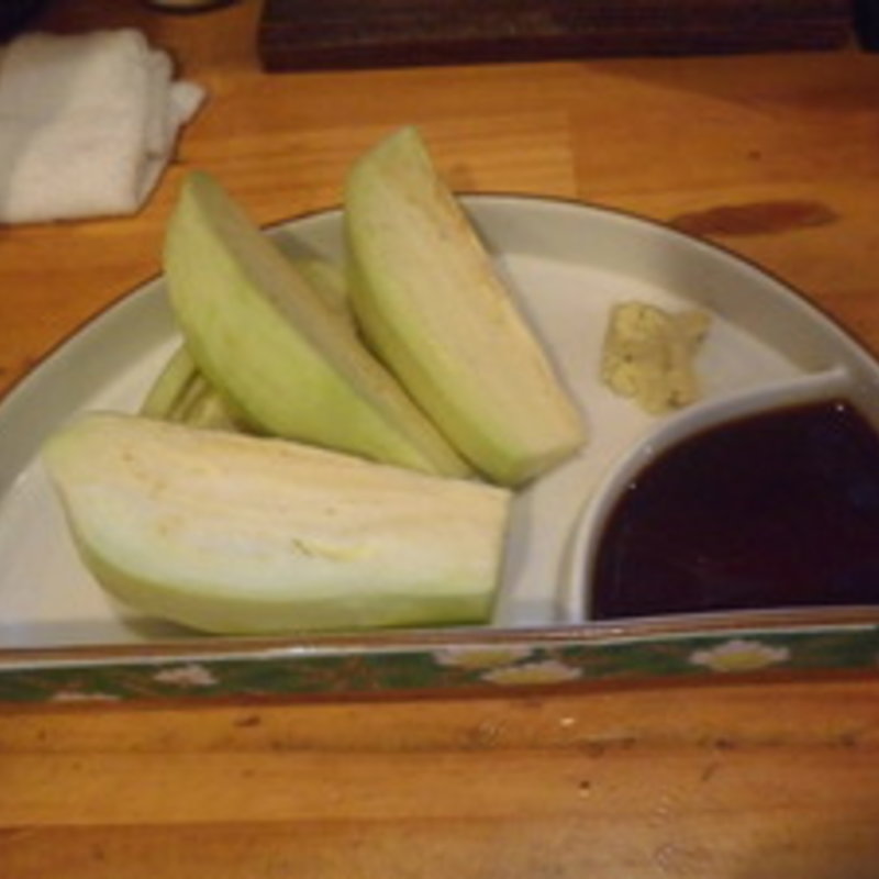 泉州水茄子の刺身(京橋いなすい)