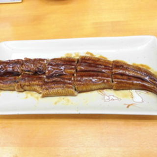 うなぎ1匹丸々(立ち飲み うおすけ 京橋店)