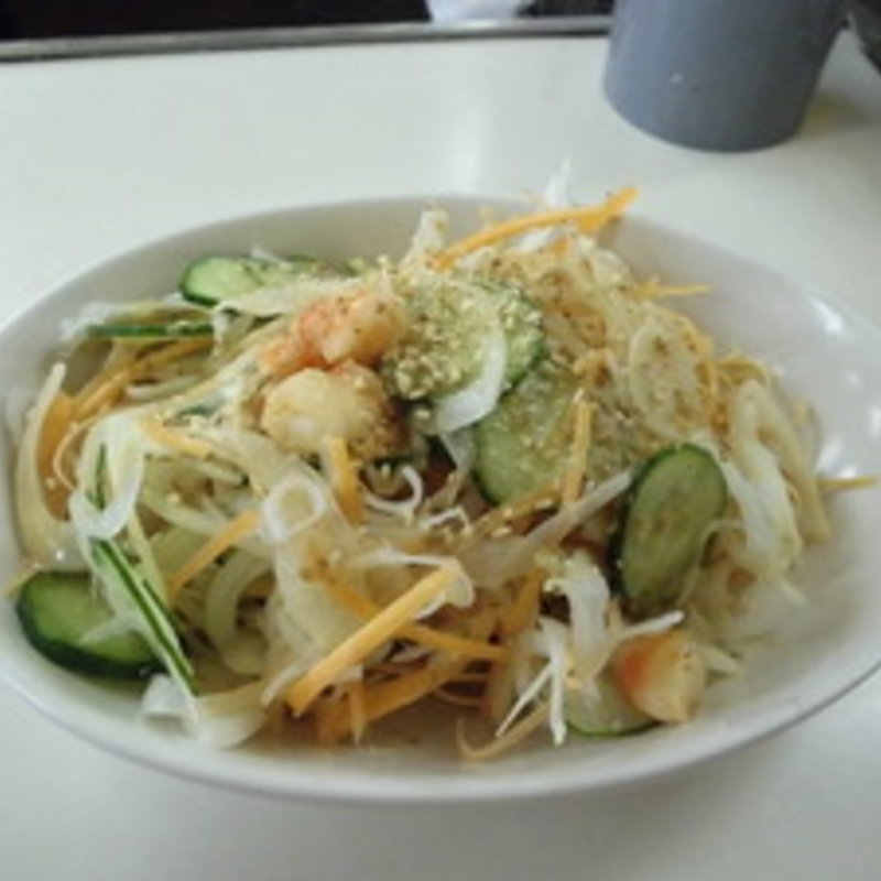 海老のパリパリサラダ(酒房半田屋 新世界店)