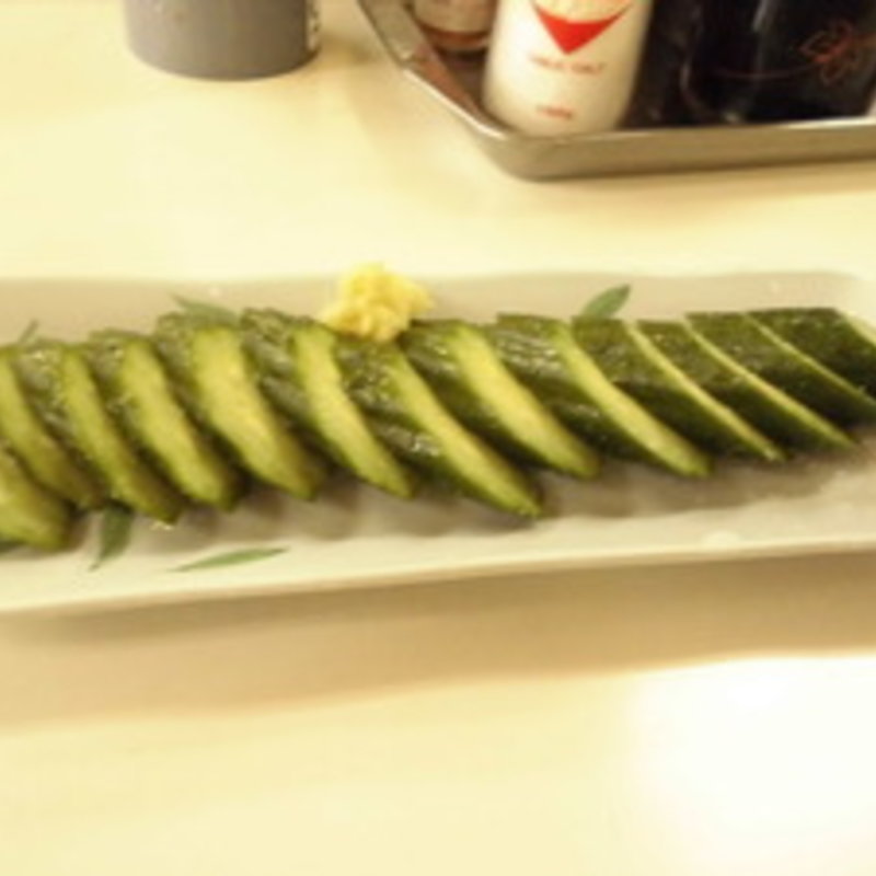 きゅうりの1本漬け(酒房半田屋 新世界店)