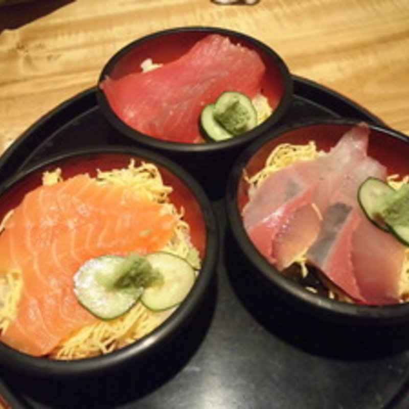 椀子ちらし(魚心 河原町店 （うおしん）)