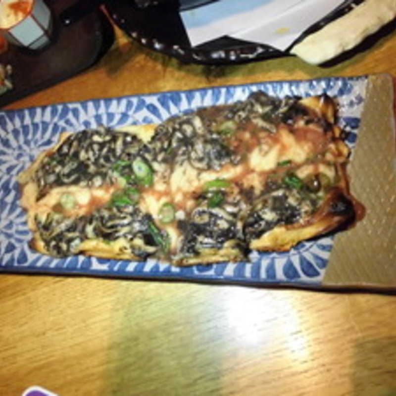 自家製塩辛と生麩のピザ(MICHIYA （ミチヤ）)