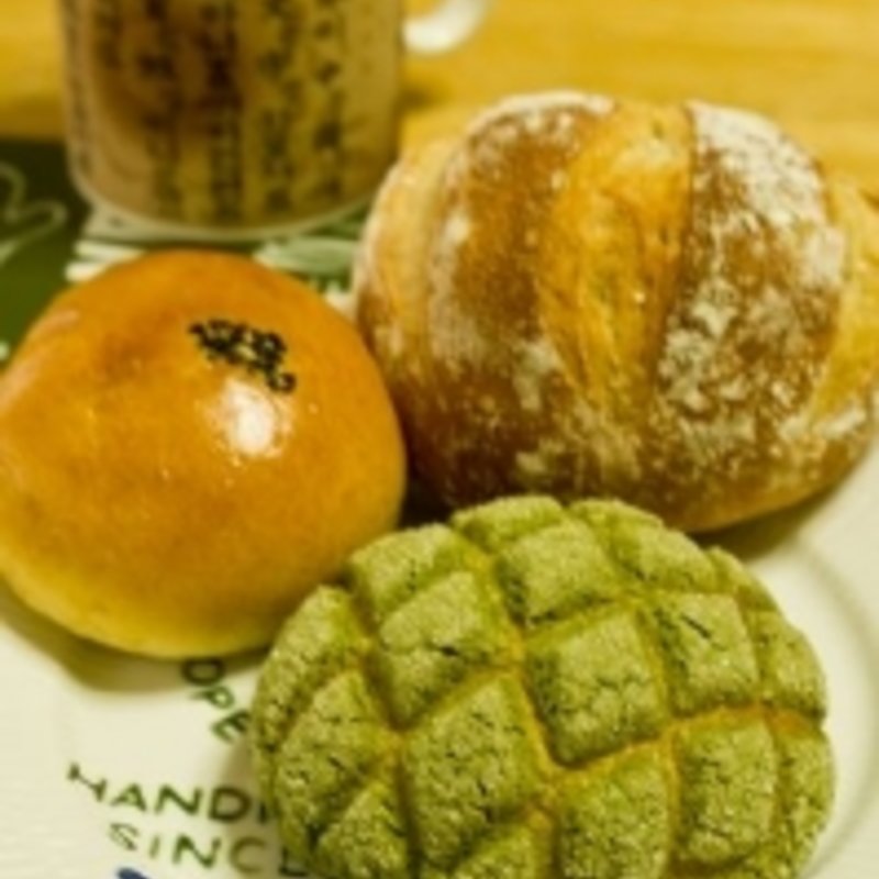 抹茶メロンパン(ベーカリーマキマキ)