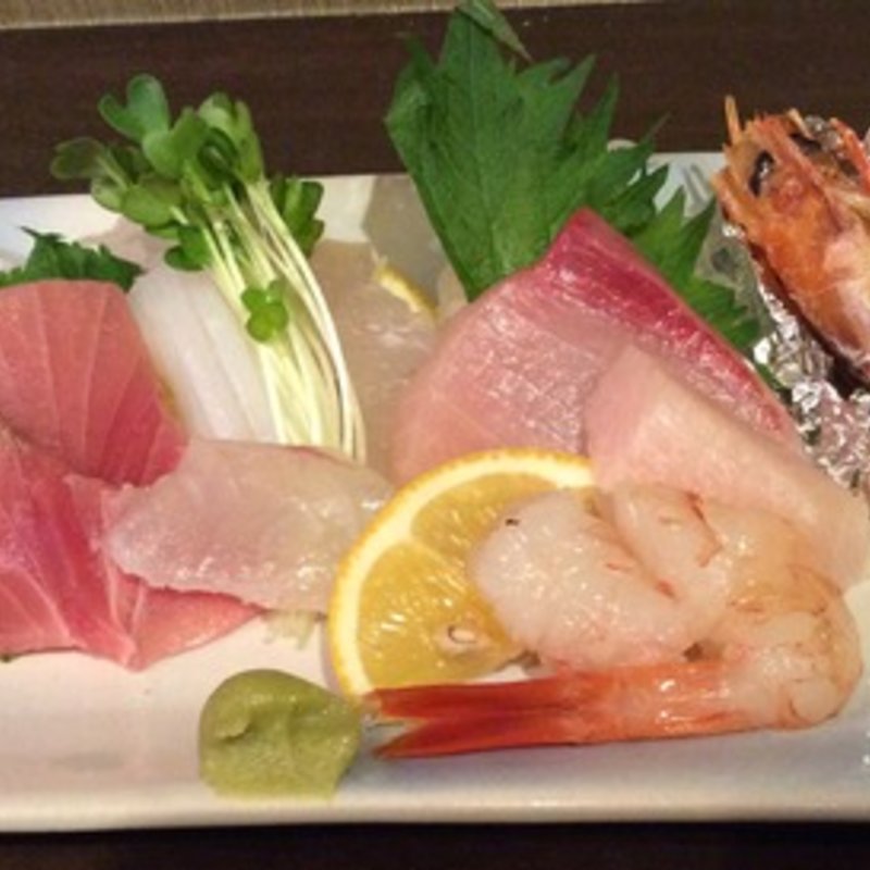 刺身の盛り合わせ(立ち呑み処 つなぎ家)