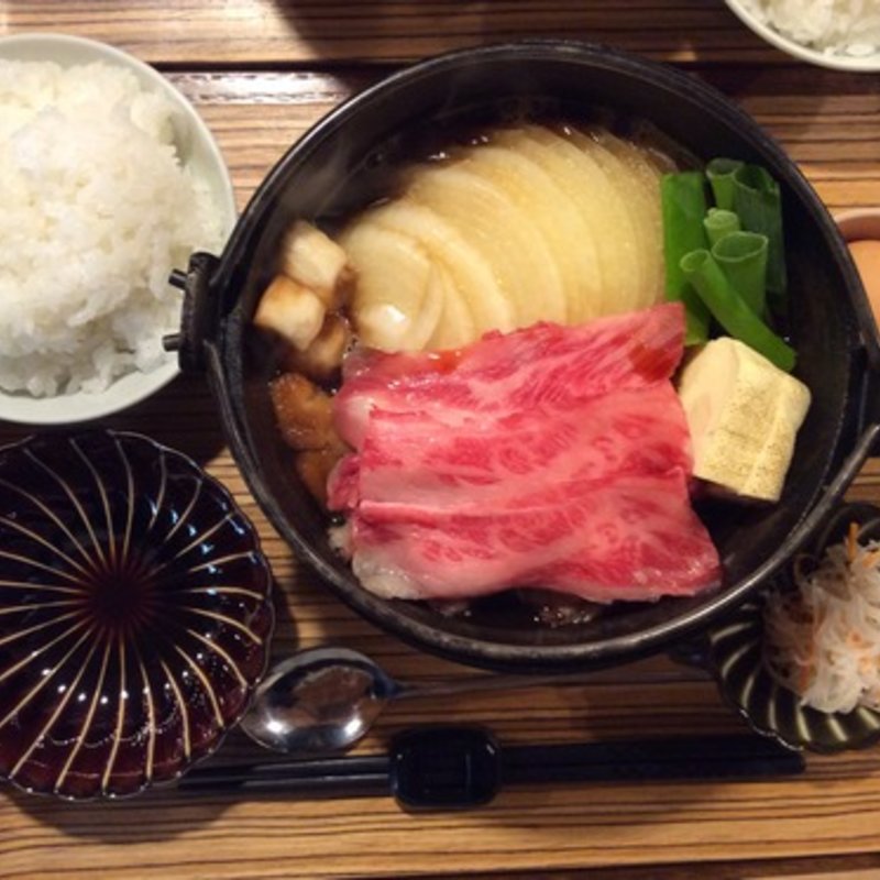 国産牛すき焼き定食(佰食屋 すき焼き専科 （ヒャクショクヤ　スキヤキセンカ）)
