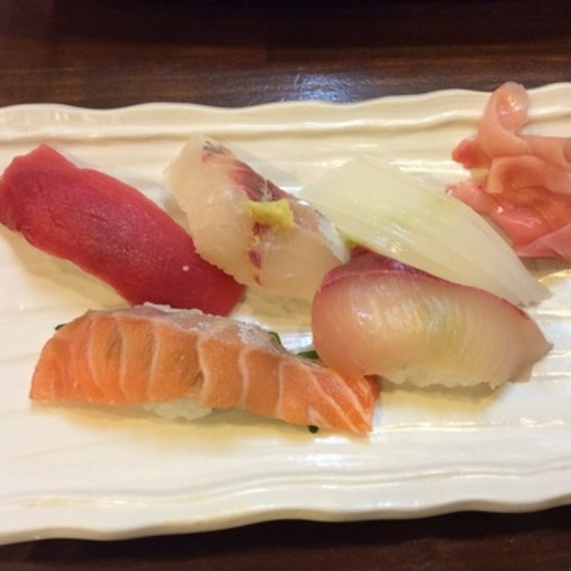 お寿司盛り合わせ(立ち飲み処 まさか )