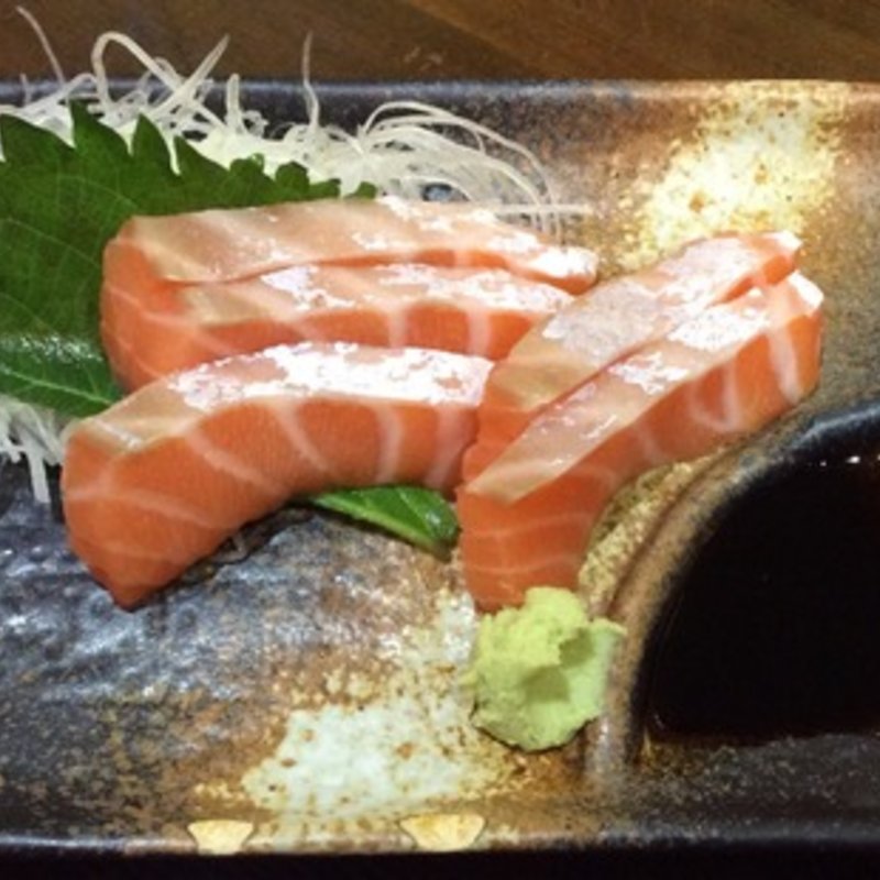 サーモン刺身(飲喰処 直)