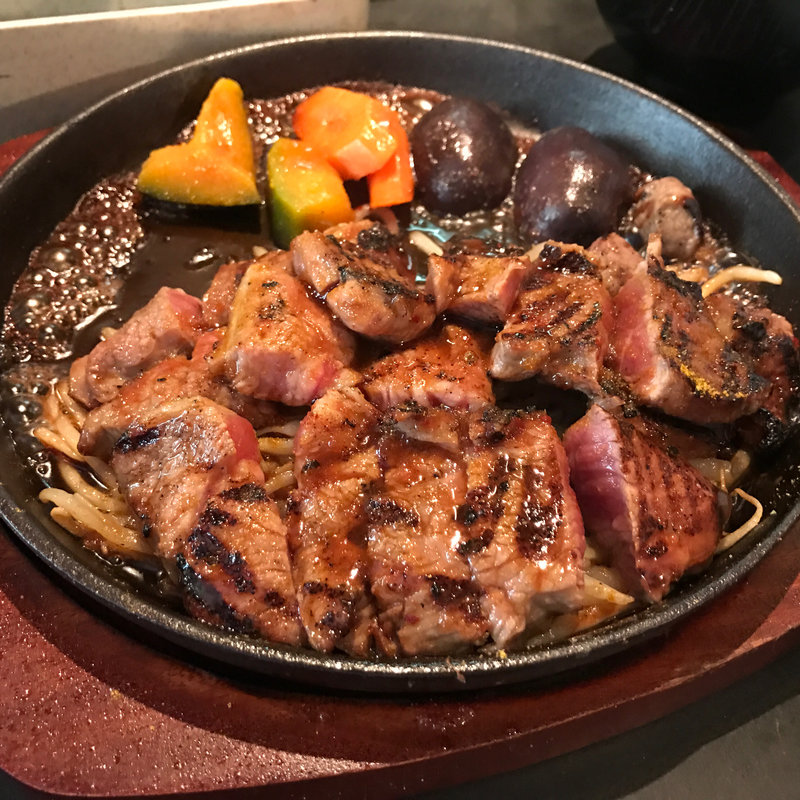 ラムモモステーキ(鐡玄)