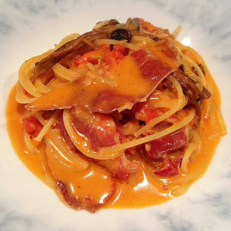 イベリコ豚の生ハムのオーロラソースのパスタ(エノテカ エクウス （ENOTECA EQUUS）)