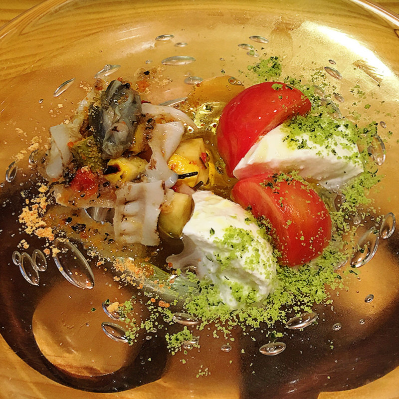 カプレーゼと帆立のサラダ (エノテカ エクウス （ENOTECA EQUUS）)