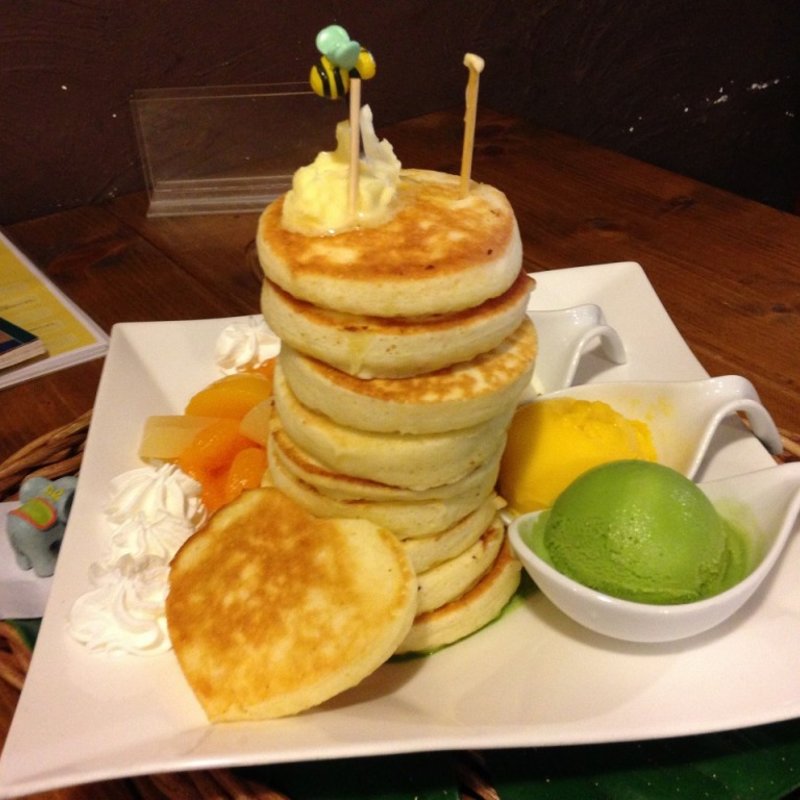 KING(はちの巣カフェ 西区店 （はちの巣cafe.）)