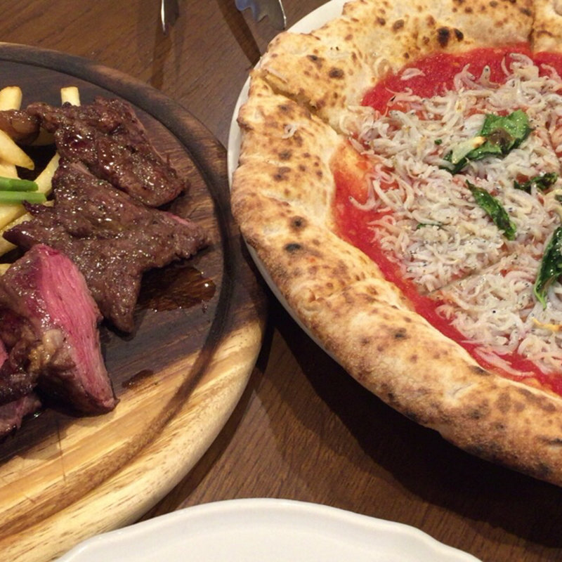 ピザとハラミステーキ(リンシエンメ)