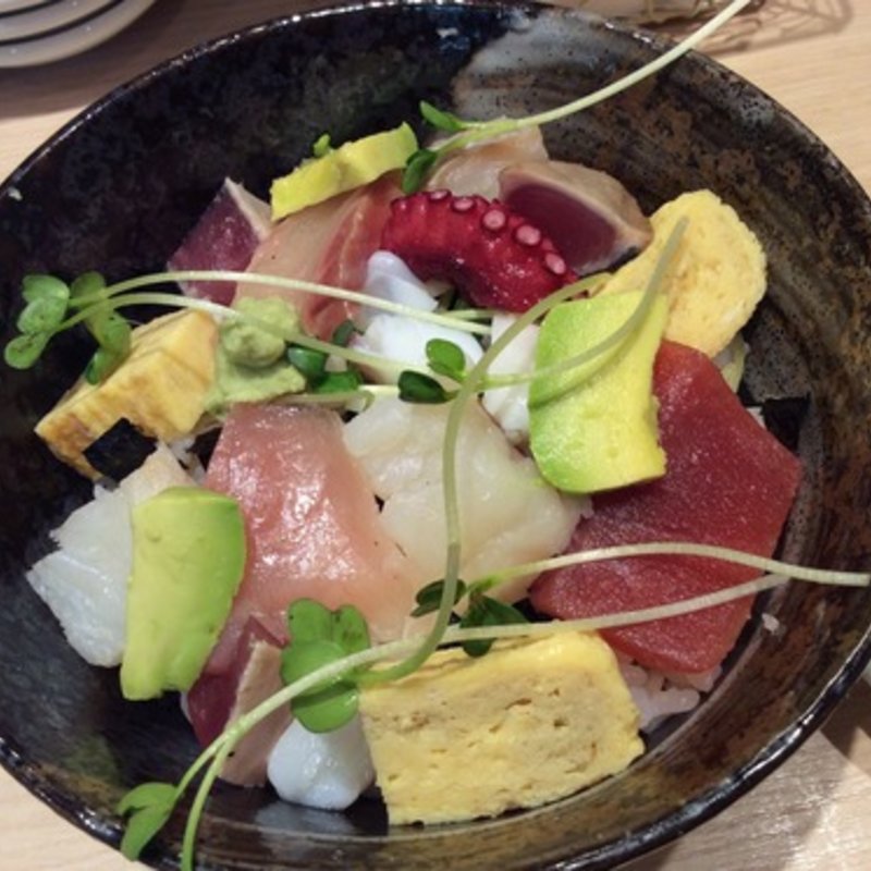 ちらし丼(立ち寿し しおや)