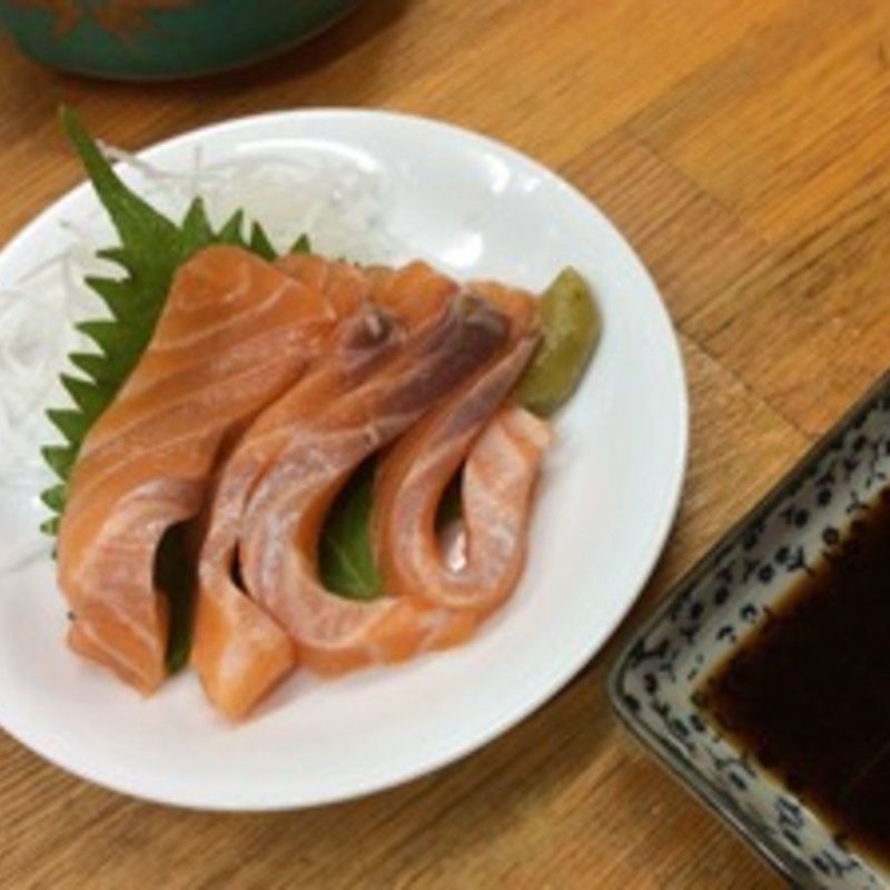 サーモン刺身(立呑み きむらや)