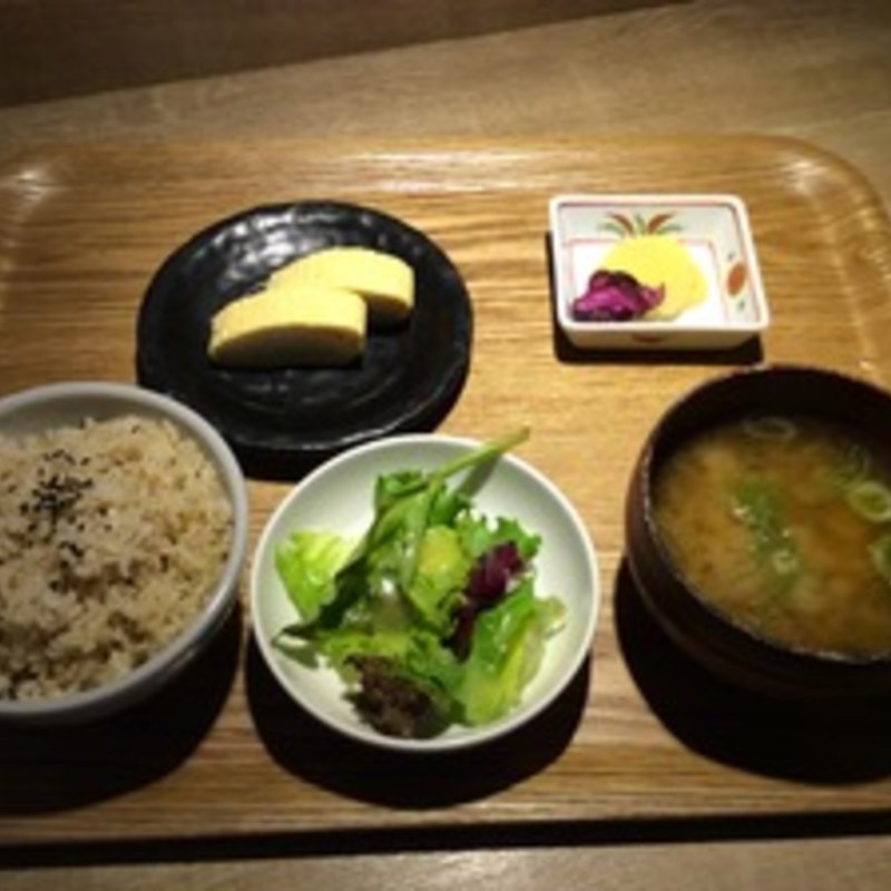 モーニング和食セット(お野菜とワイン 美山Ｃａｆｅ 梅三小路店)