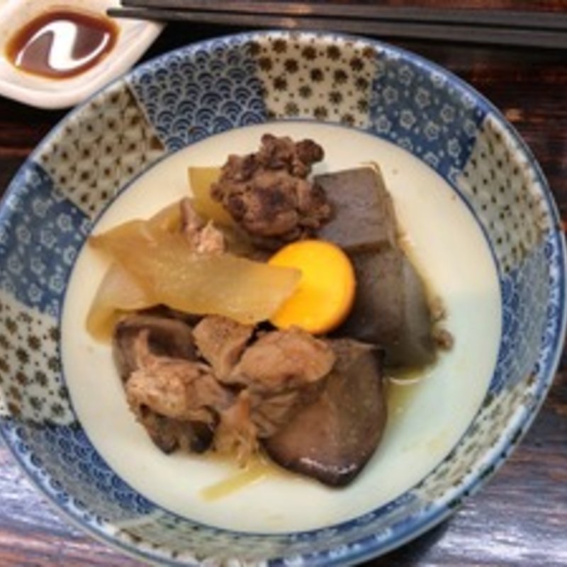 鶏もつ煮込み(酒の奥田)