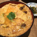 もつ親子丼(伊勢ろく サンシャインシティアルパ店)