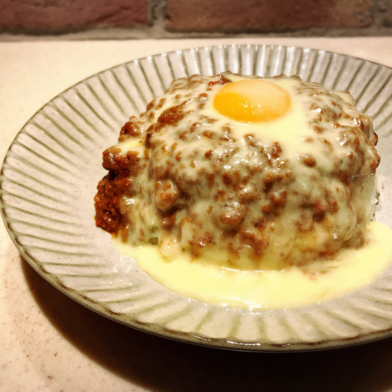 キーマカレーのチーズドーム(井上チンパンジー LDHキッチン)