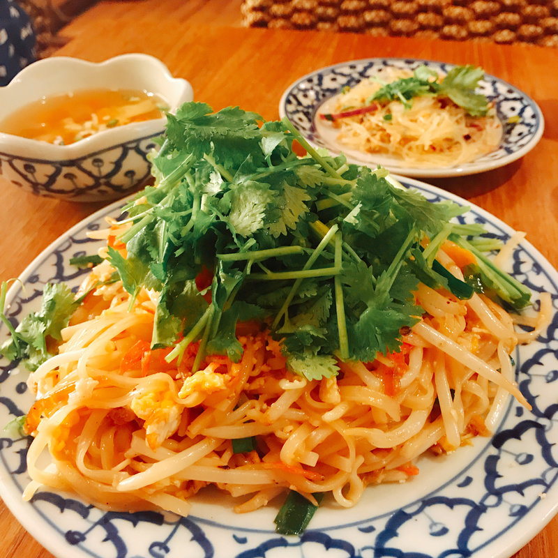 えび入りタイ風焼きそば(タイカフェ ピーマイ 学芸大学店)