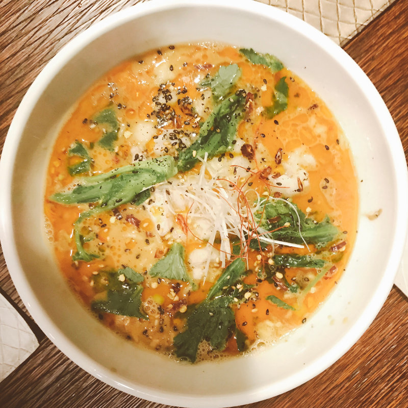 博多もつ担々麺(メンラボ )