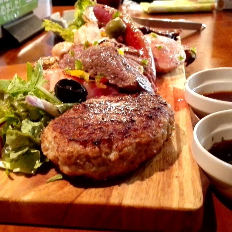 ココロキッチンの肉盛り合わせ(ココロキッチン )