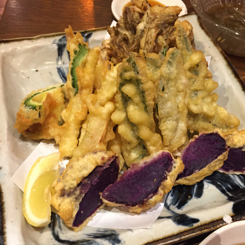 沖縄天ぷら盛り合わせ(海人酒房 八重洲地下街)