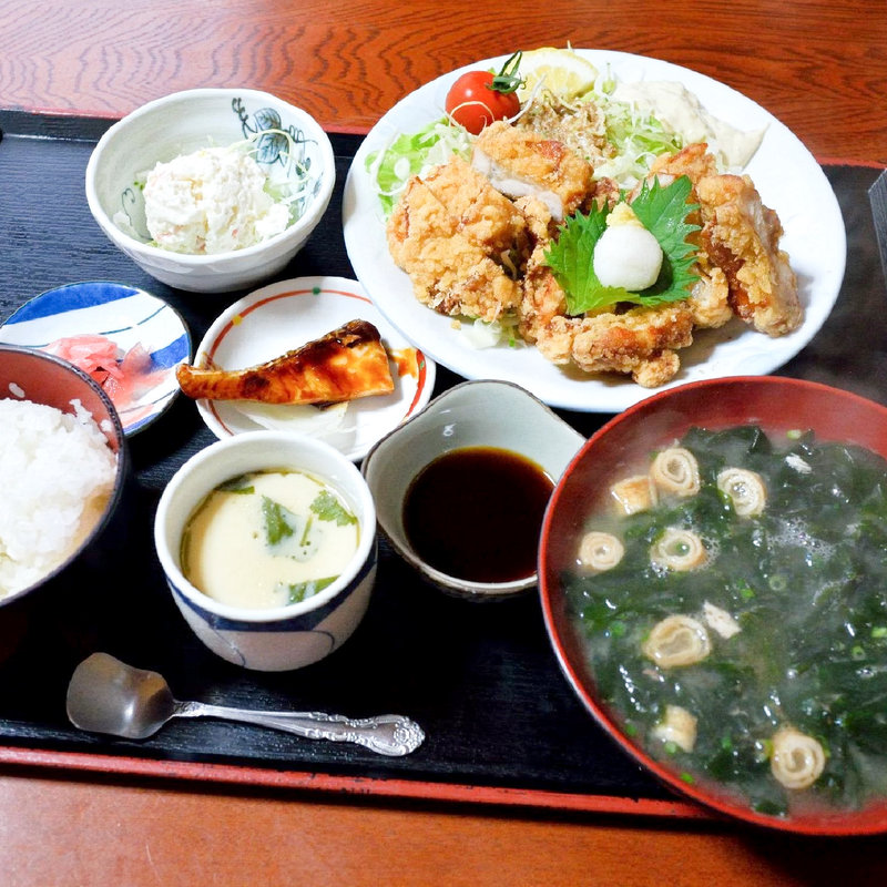 チキンタツタ定食(魚屋の寿司　東信 （とうしん）)