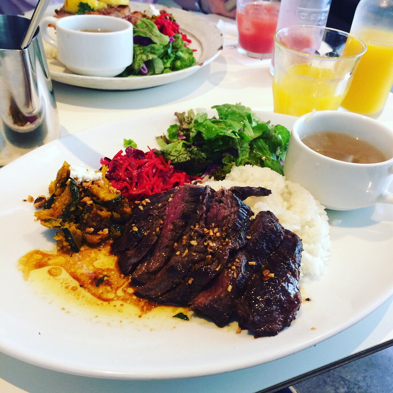 ＮＹスタイルステーキプレート(44APARTMENT ダブルフォーアパートメント 町田)