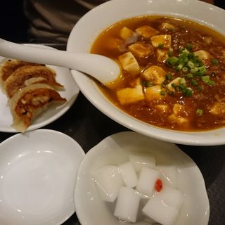陳麻婆麺+餃子セット(唐庄酒家)