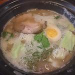 豚骨塩ラーメン