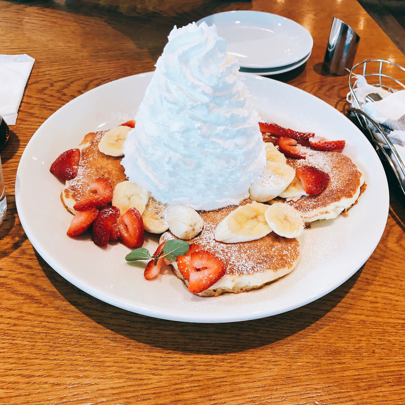 ストロベリー&バナナホイップ パンケーキ(ラナイカフェイオンモール名古屋茶屋)