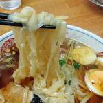極太手打ちラーメン(麺屋 豪快 （めんや ごうかい）)