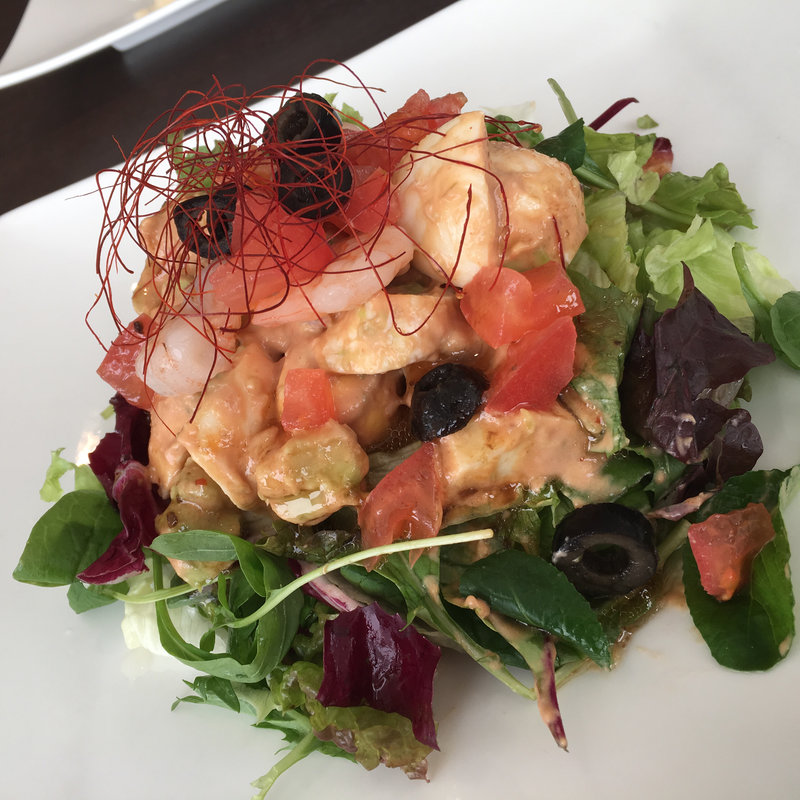 えびとアボカドのサラダ(カフェ　ド　ヴォアラ （Cafe de Voila【旧店名】ヴォアラカフェ）)