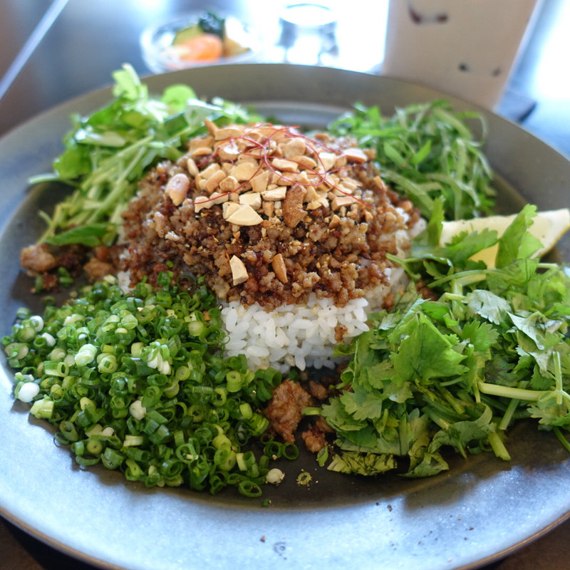  エスニックそぼろカレー(OXYMORON komachi)