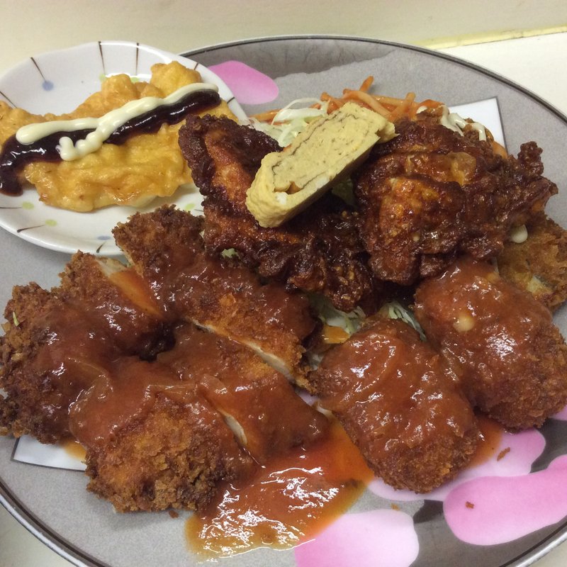 盛り合わせ定食(つ村きっちんハウス )