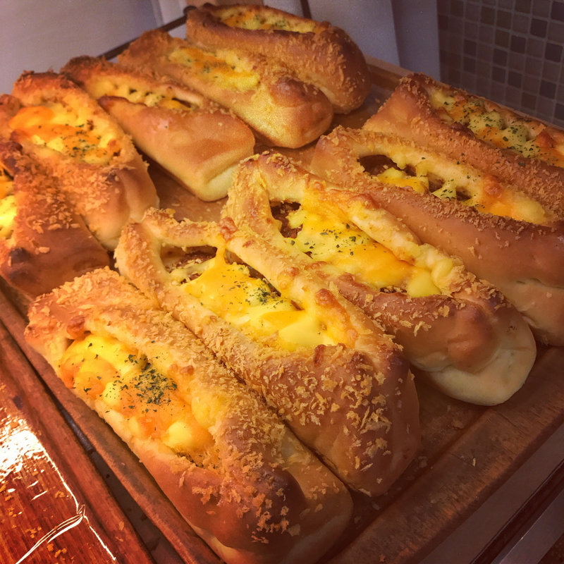 メンチカツカレーパン(VIE DE FRANCE 綾瀬店)