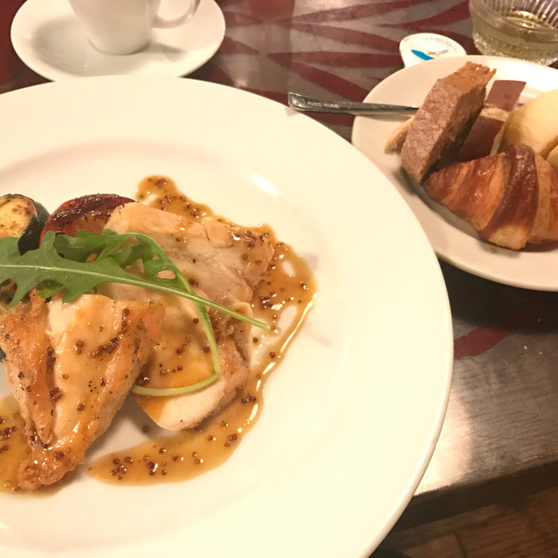 WEEKLY MAINDISH(トゥーストゥース　トーキョー)