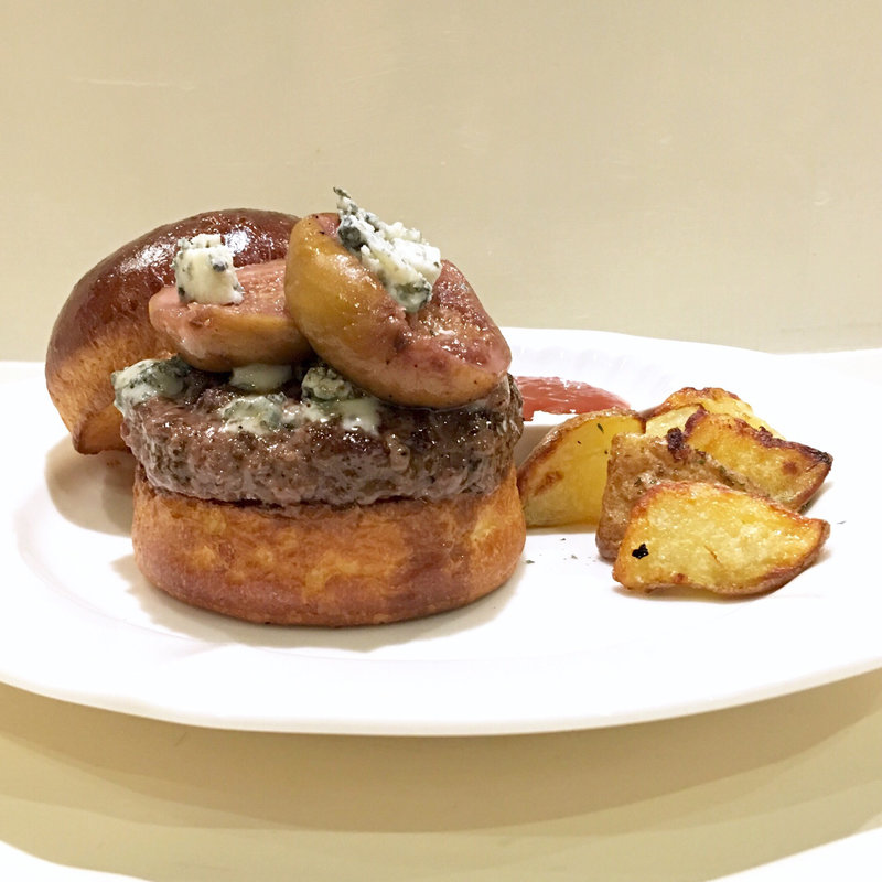 イチジクの赤ワイン煮とゴルゴンゾーラのバーガー(JACK's KITCHEN)