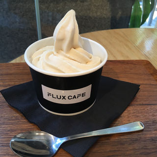 豆乳ソフトクリーム(FLUX CAFE（フラックス カフェ）代官山)