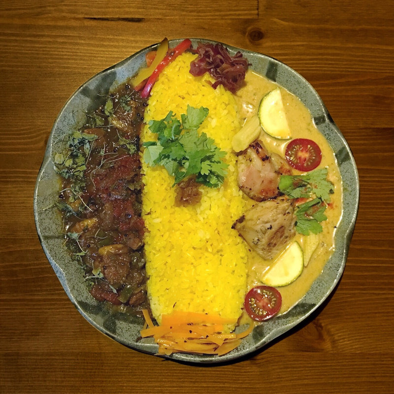 スープビンダルー & 冷製レッドカレー ガイヤーン風グリルチキン付き(バー カナタ （Bar Kanata）)