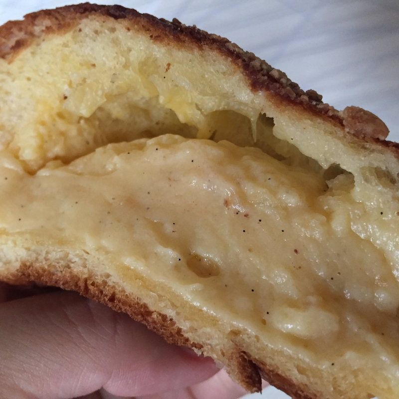 クリームパン(BACKEREI SAKATUJI)