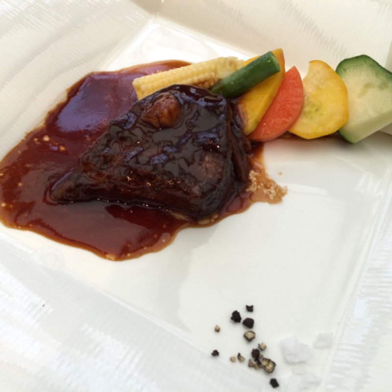 牛ほほ肉の赤ワイン煮込み(グランファミーユ・シェ松尾 成城コルティ店)