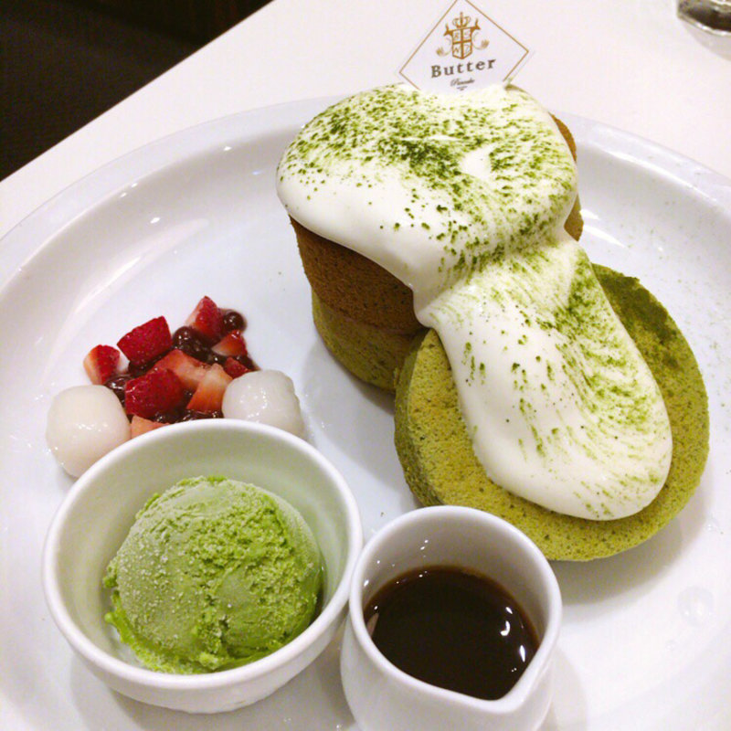 白玉&ベリーの濃厚抹茶ふわふわスフレパンケーキ(Butter 茶屋町 （バター）)