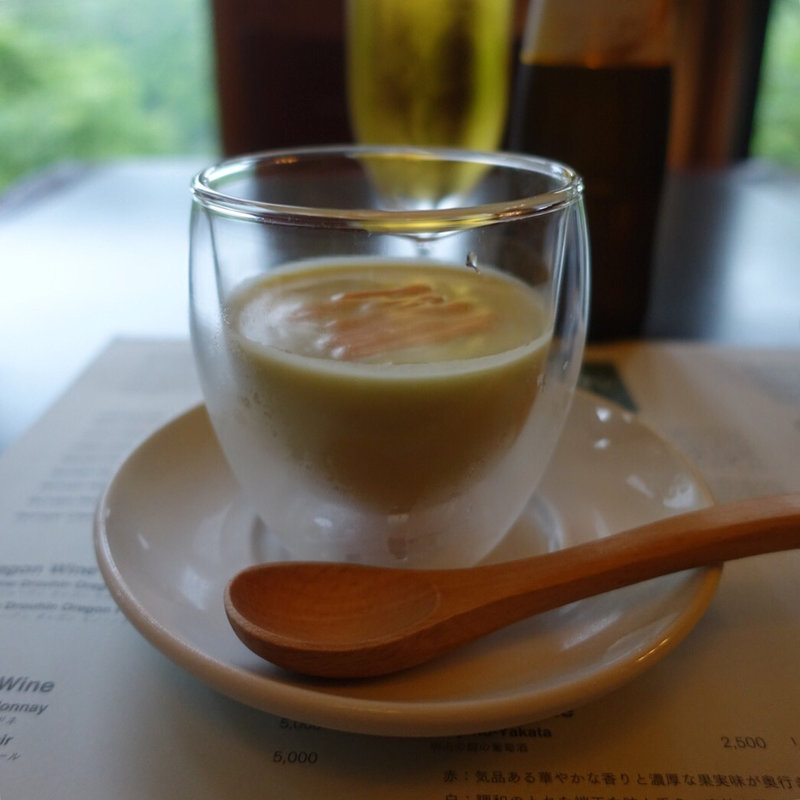 アボカドの冷製ポタージュ(山のレストラン)