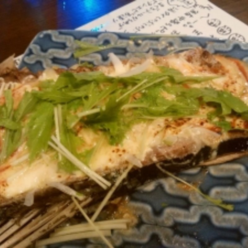 鮪中落ピッツア(寿司ダイニングまぐろや石亭 新瑞橋本店)