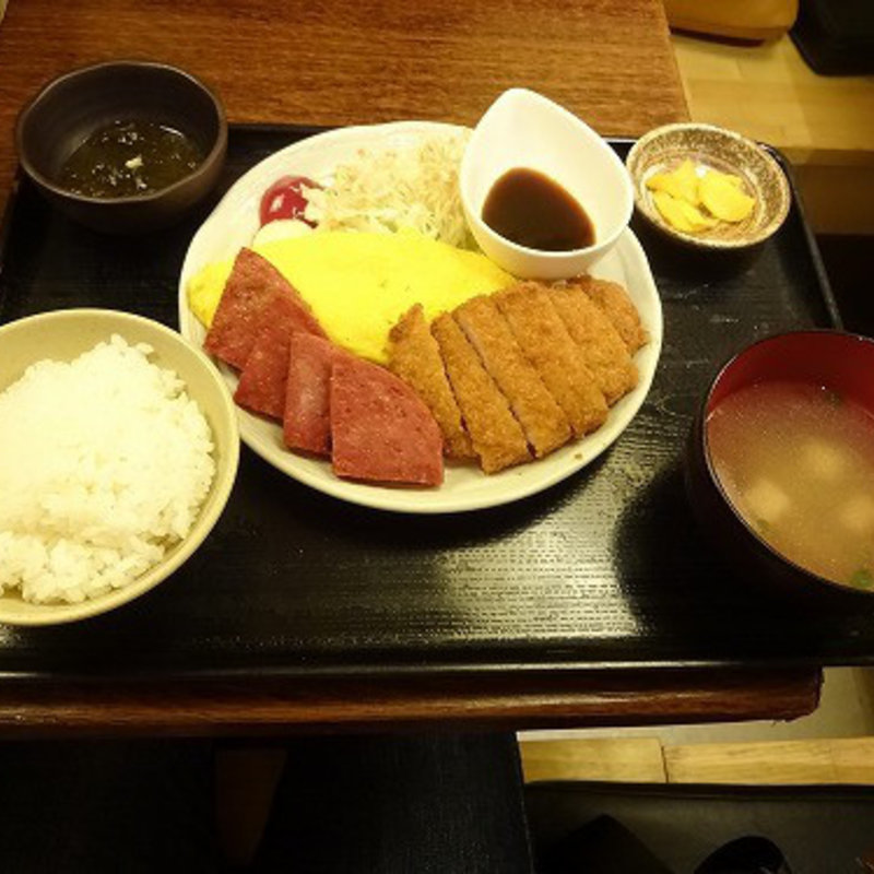 とんかつ付きポーク玉子セット (沖縄時間(オキナワタイム))