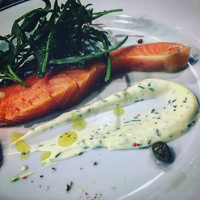 サーモンのコンフィ(THE STRUCTURE （ザ ストラクチャー）)